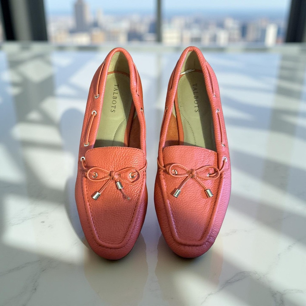 Talbots New Jessie Amazing Coral Leather Driving Flat 9.5M With Gold Tassle tips - Picture 13 of 16